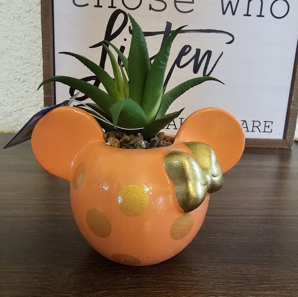 Minnie Mouse  Faux Succulent Terraium Disney NEW but flawed - Picture 1 of 10